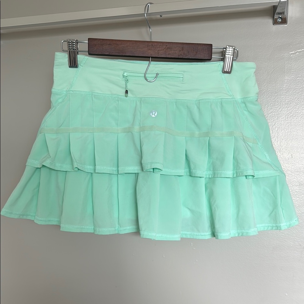 Mint lululemon skirt